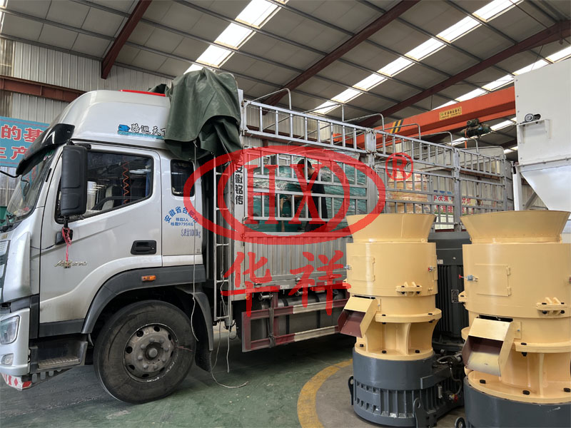 大型有機(jī)肥擠壓球形顆粒機(jī).jpg 大型有機(jī)肥擠壓球形顆粒機(jī).jpg