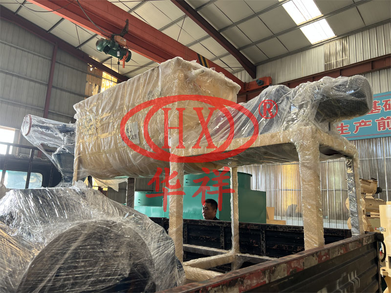 臥式攪拌機(jī).jpg 臥式攪拌機(jī).jpg