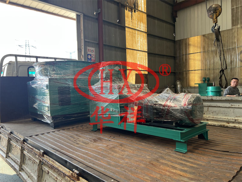 石墨球形顆粒機(jī).jpg 石墨球形顆粒機(jī).jpg