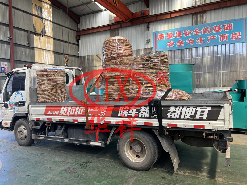 有機(jī)肥造粒機(jī)設(shè)備.jpg 有機(jī)肥造粒機(jī)設(shè)備.jpg